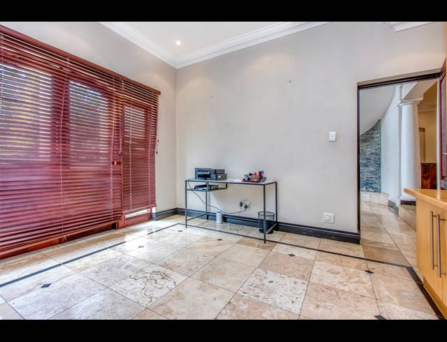 4 BEDROOM HOUSE FOR SALE IN BRYANSTON